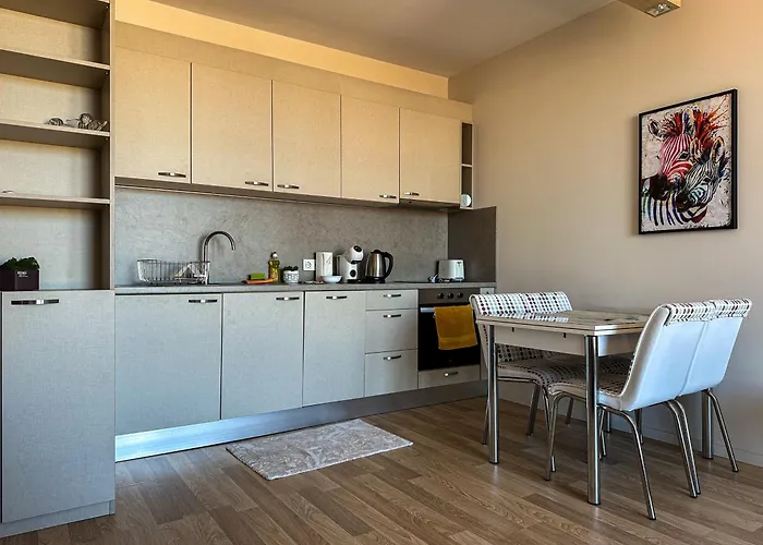 Quiet & Comfortable Urban Retreat